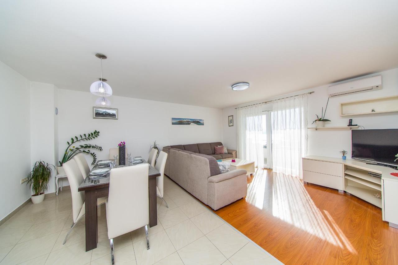 Apartment Luni 洛克瓦罗戈兹尼察 外观 照片