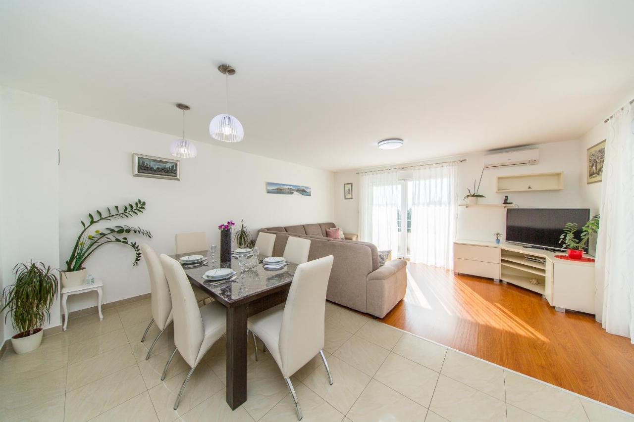 Apartment Luni 洛克瓦罗戈兹尼察 外观 照片